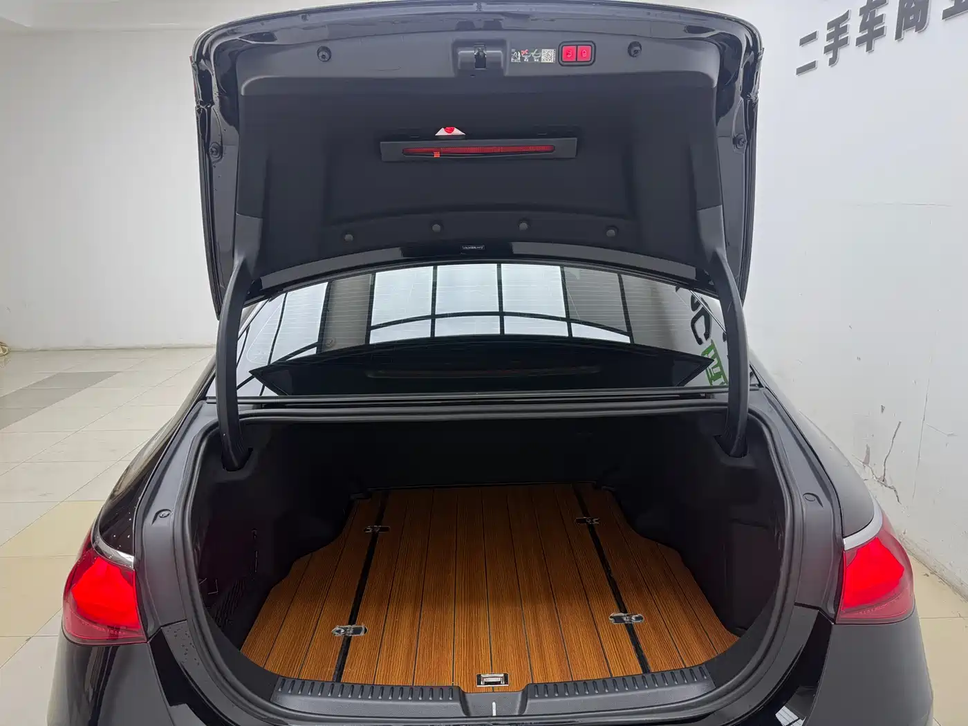 Mercedes-Benz E-Class 2025 E 300 L Fashion фото 17