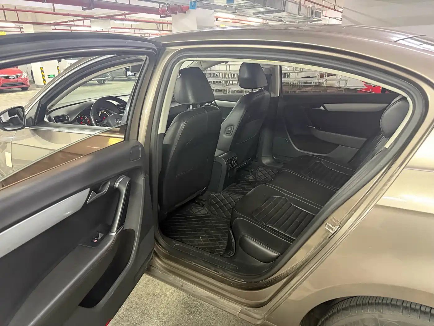 Volkswagen Magotan 2015 1.8TSI Leading фото 10