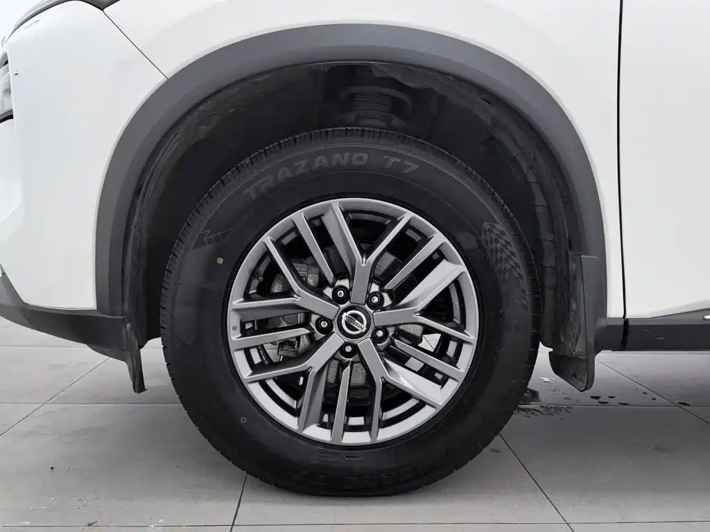 Фото 17 - Nissan X-Trail