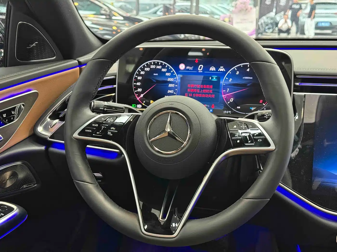 Mercedes-Benz E-Class 2025 E 300 L Luxury фото 8