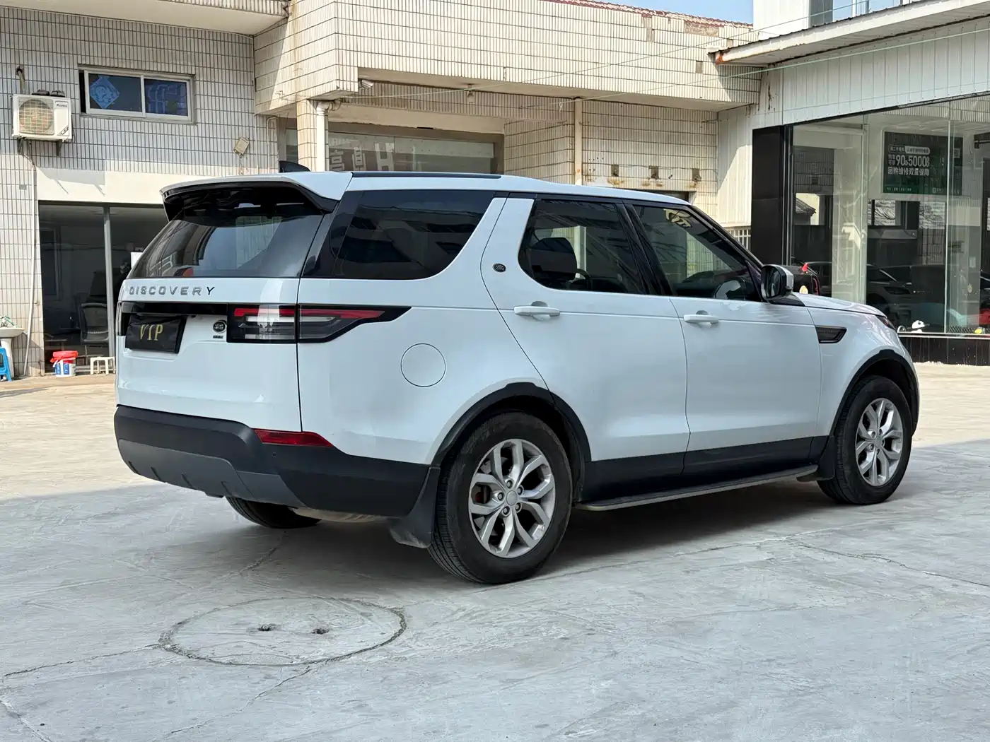 Land Rover Discovery 2017 3.0 SC V6 SE фото 4