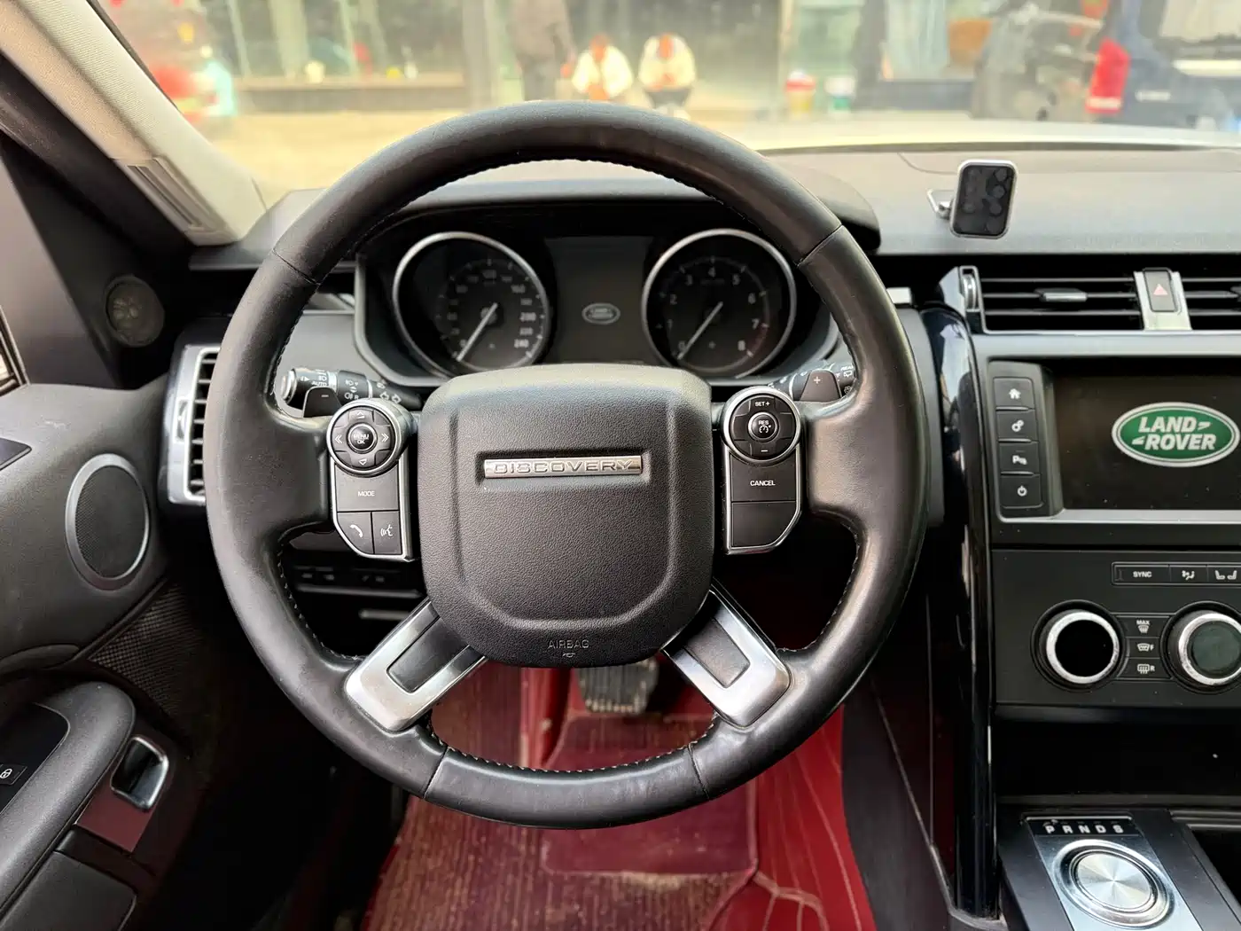 Land Rover Discovery 2017 3.0 SC V6 SE фото 14