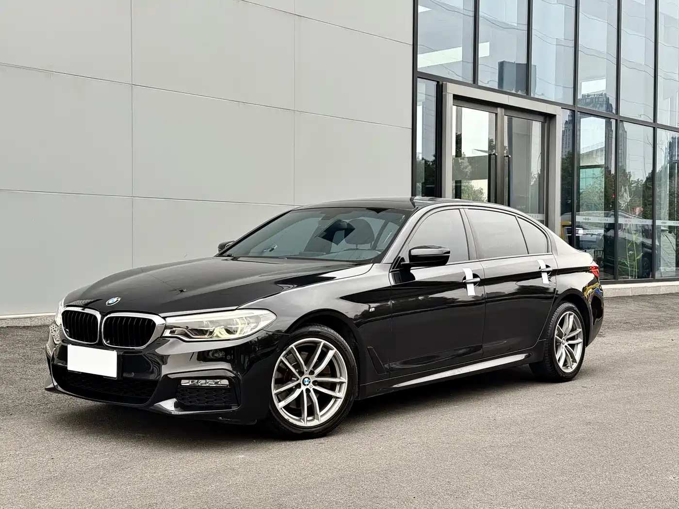BMW 5 Series 2018 525Li M Sport Package