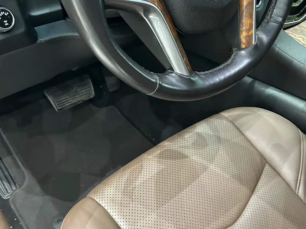 Cadillac Escalade 2017 6.2L ESV Platinum Extended фото 16