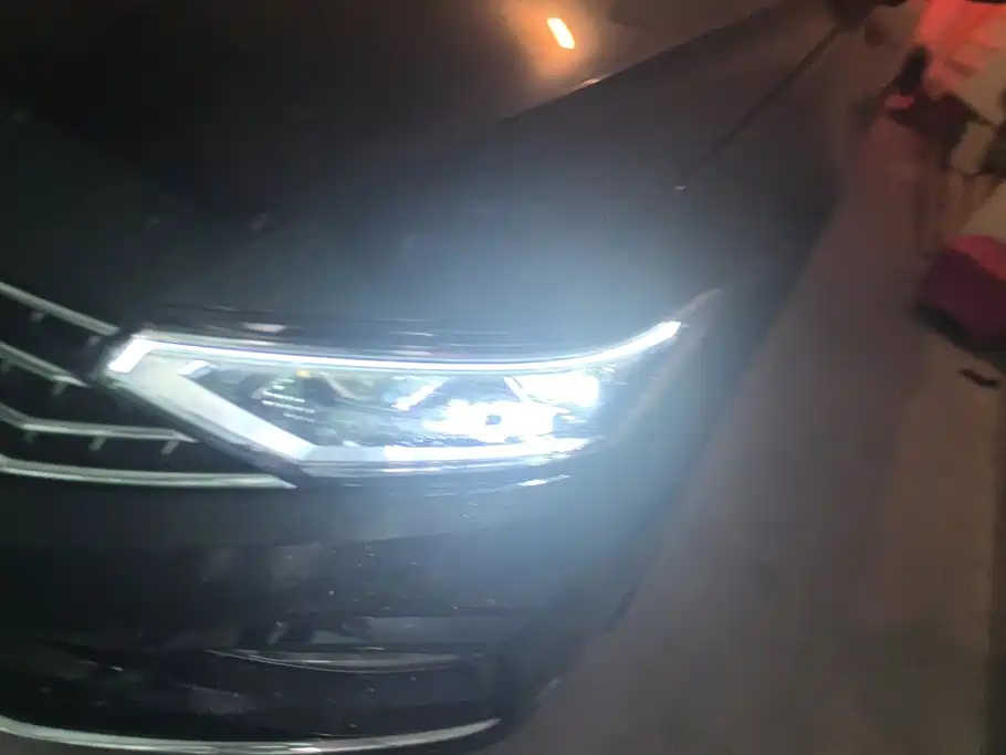 صورة 5 - Volkswagen Magotan