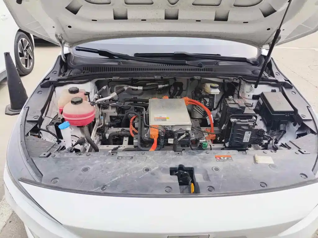 Фото 9 - Geely Geometry A