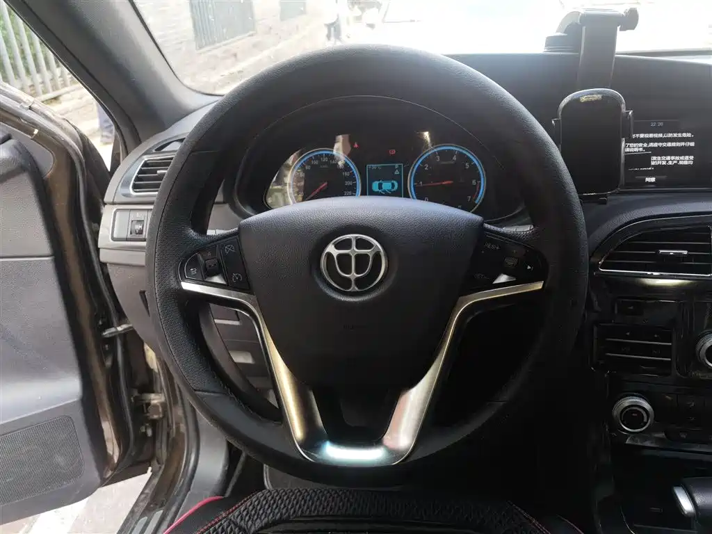 Zhonghua V5 2018 2016 1.5T Automatic 2WD Smart