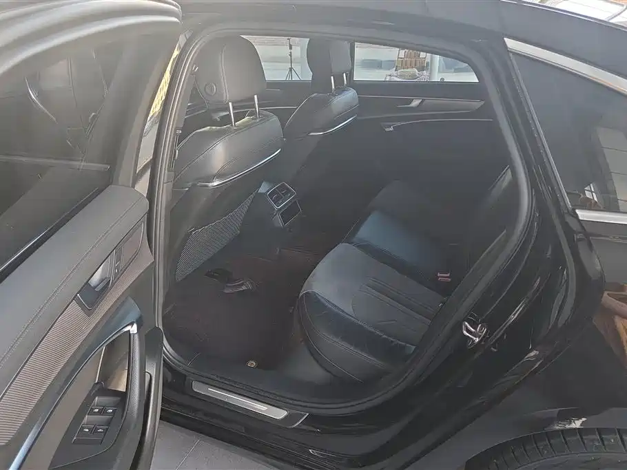 Audi A6L 2021 45 TFSI Exclusive Sport фото 11
