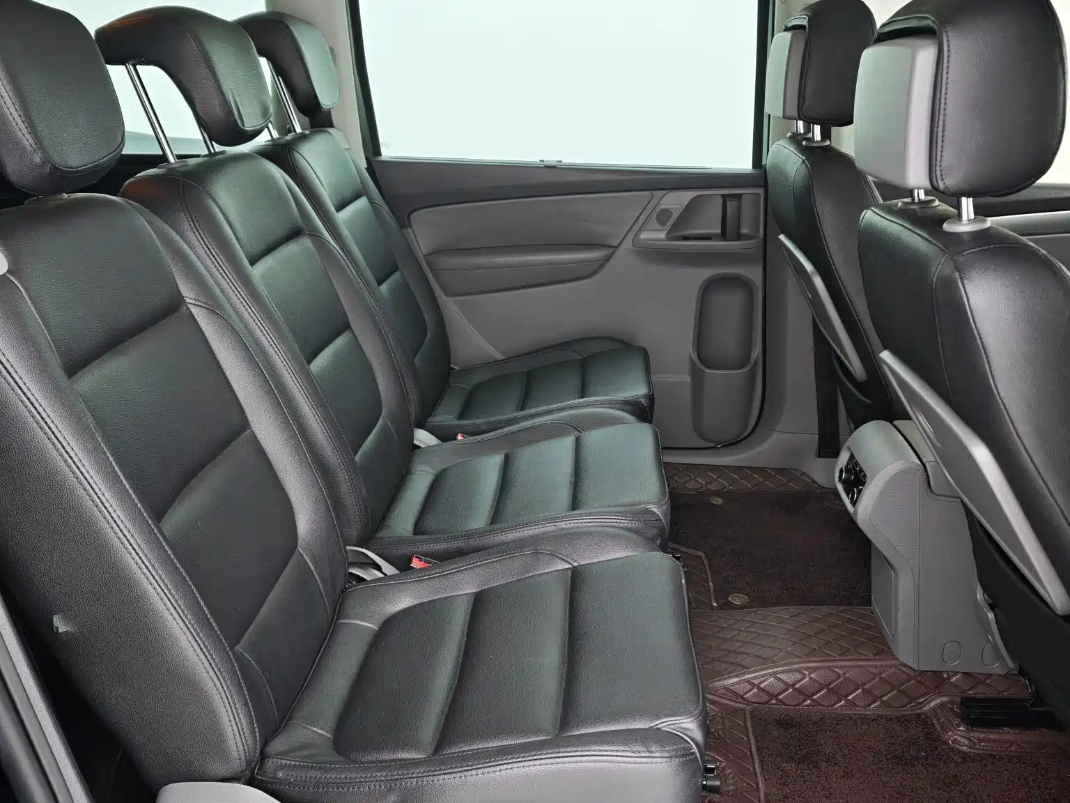 Фото 10 - Volkswagen Sharan