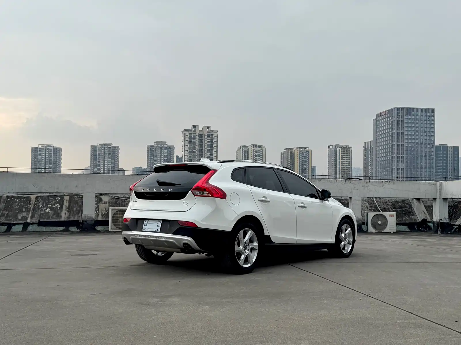 Photo 11 - Volvo V40