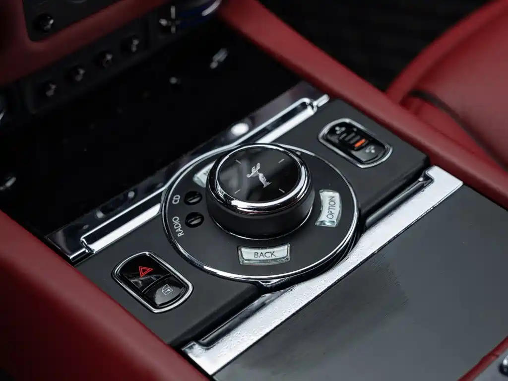 Фото 16 - Rolls-Royce Wraith