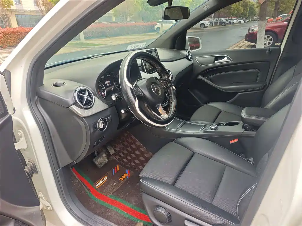 Mercedes-Benz B-Class 2015 B 200 Dynamic фото 13
