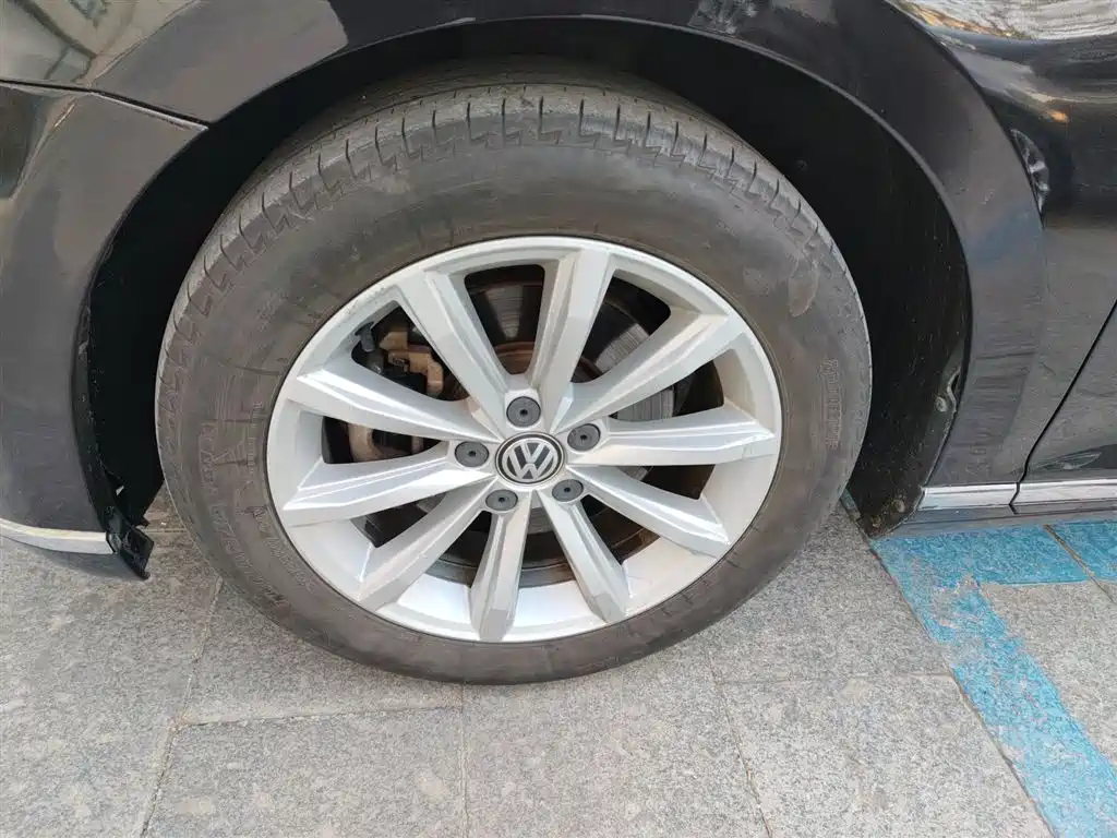 Volkswagen Magotan 2018 330TSI DSG Leading фото 23