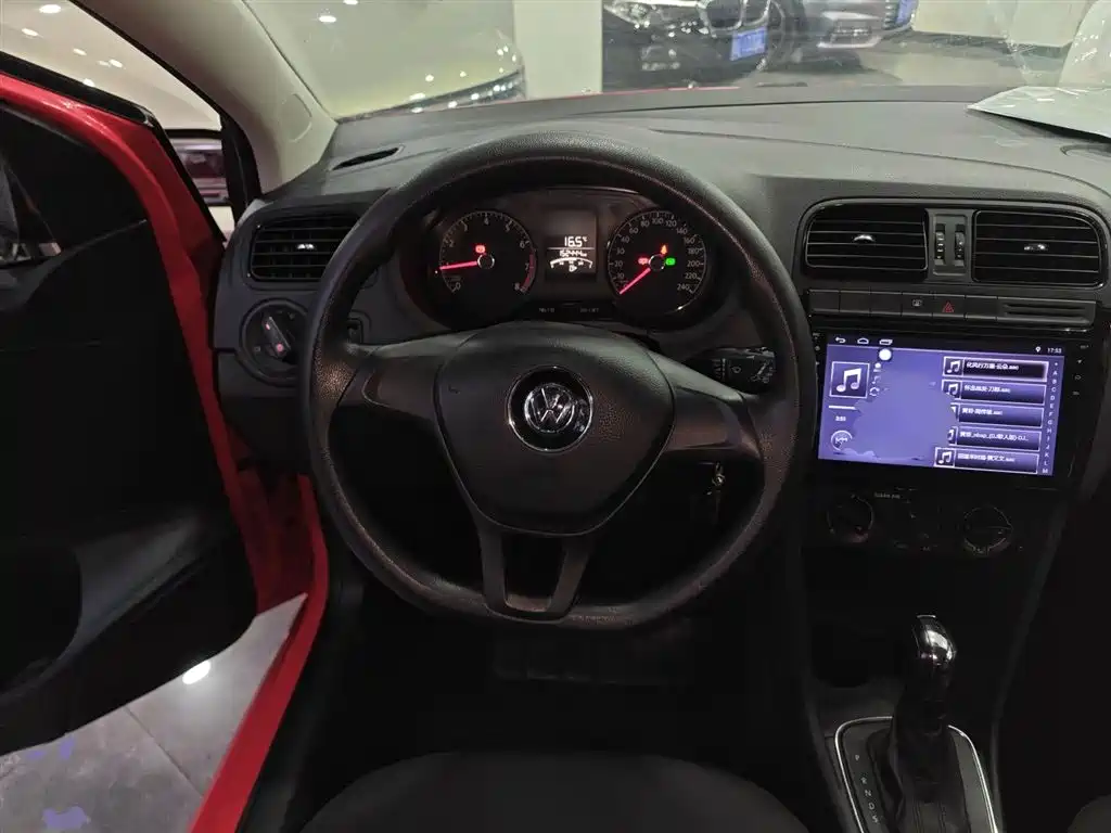 Volkswagen Polo 2016 1.4L Automatic Trend фото 11