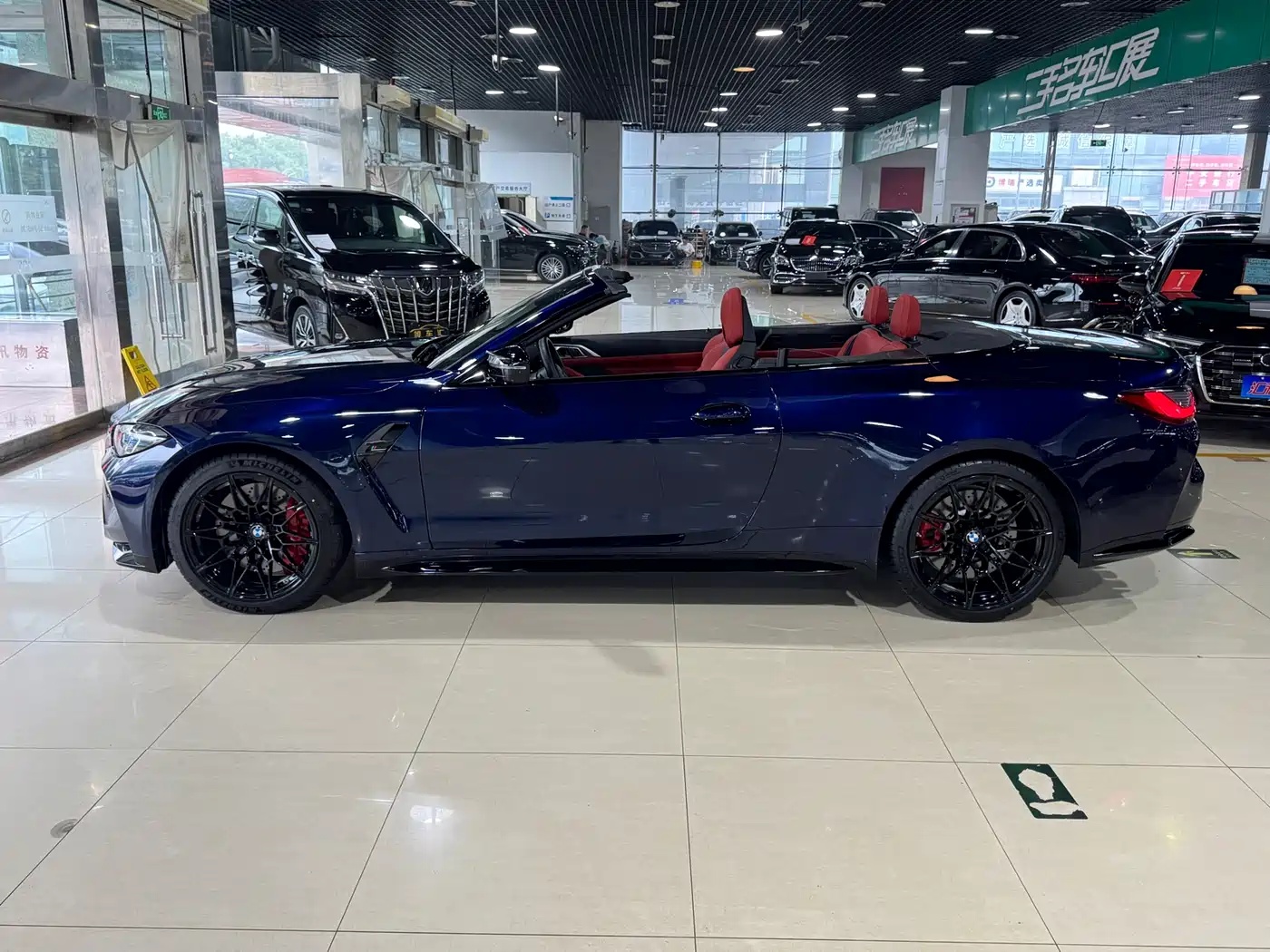 BMW M4 2023 M4 Convertible M xDrive фото 5