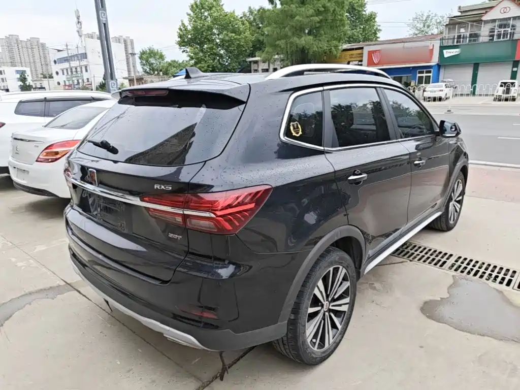 Фото 7 - Roewe RX5
