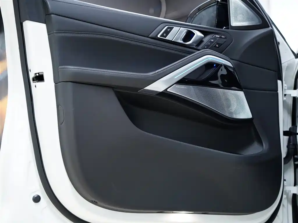 BMW X6 M 2022 X6 M фото 22