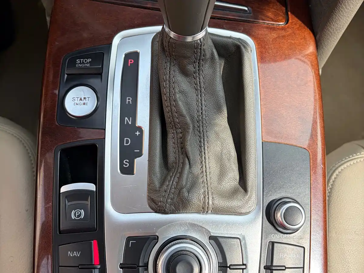 Audi A6L 2011 Model 2.4L Luxury фото 15