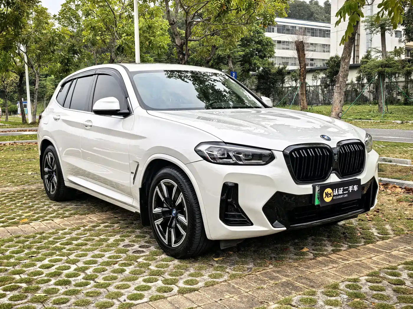 BMW IX3