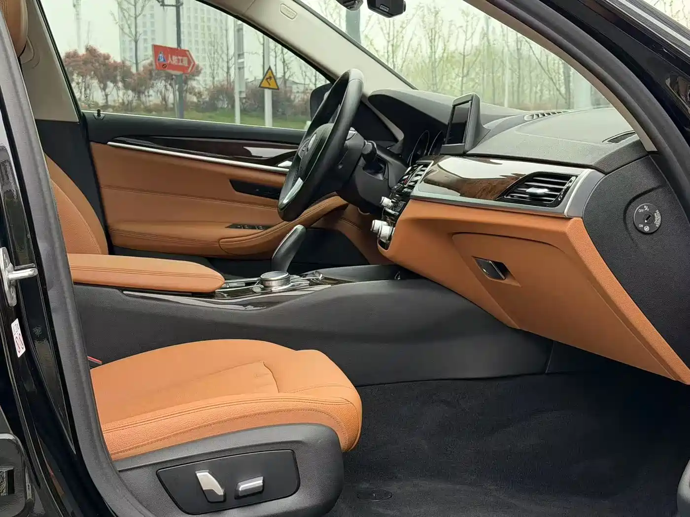BMW 5 Series 2018 528Li Launch Special Edition фото 11