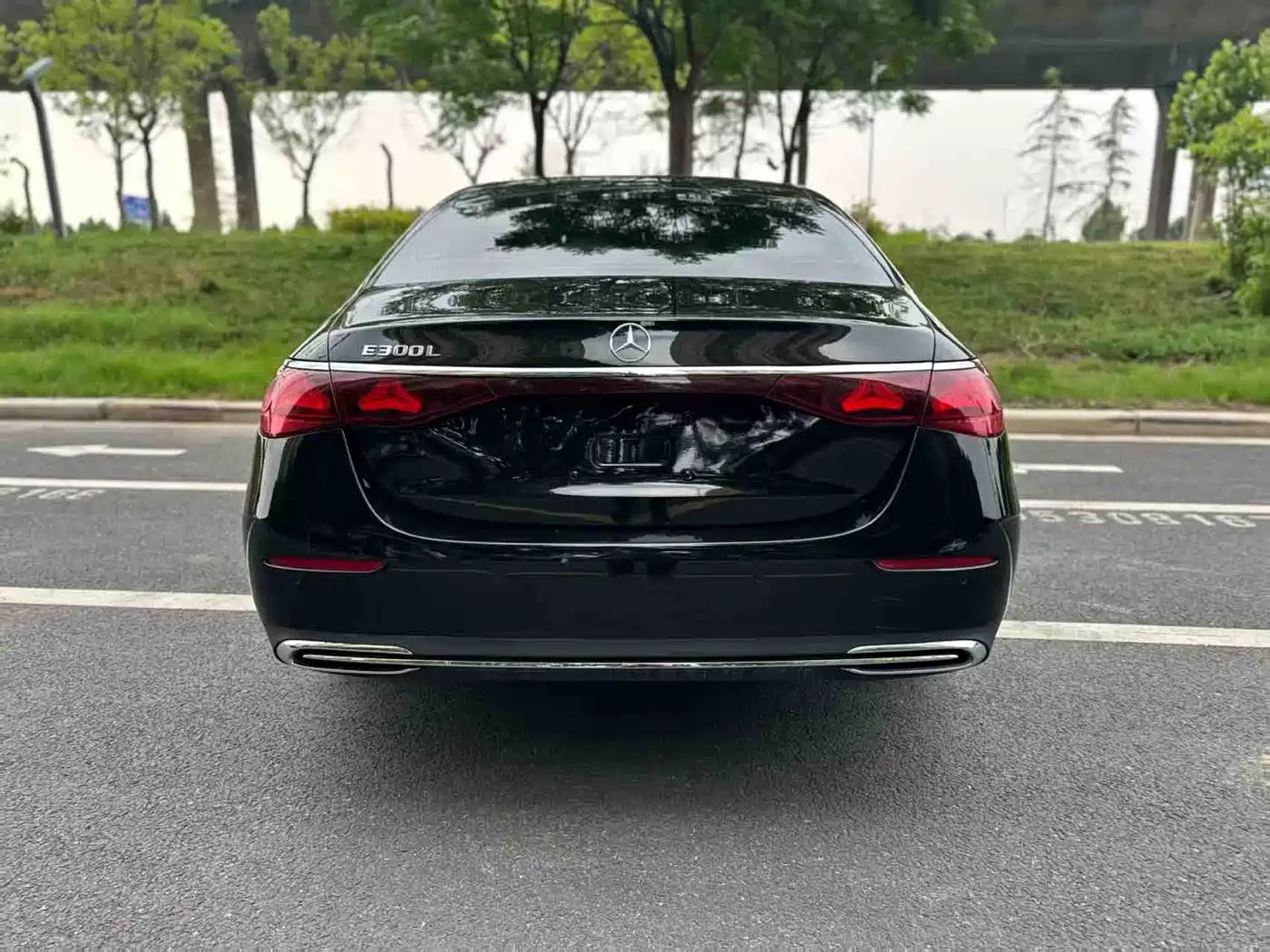Mercedes-Benz E-Class 2024 Model E 260 L фото 8