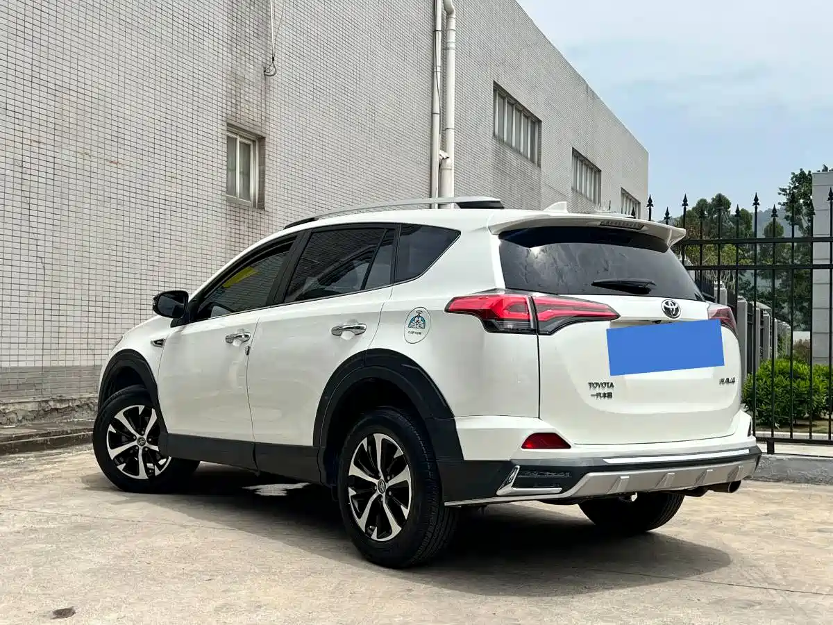 Toyota RAV4 Rongfang 2018 2.0L CVT 2WD Trend X Edition фото 7