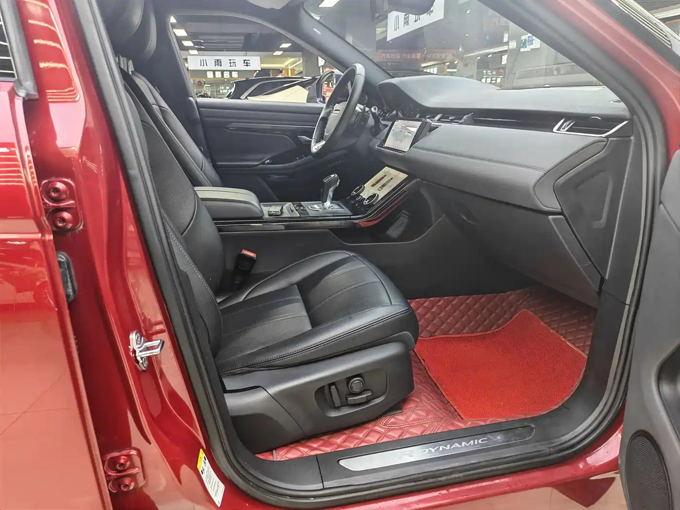 Land Rover Range Rover Evoque 2020 249PS R-DYNAMIC SE Sport Tech Edition фото 4