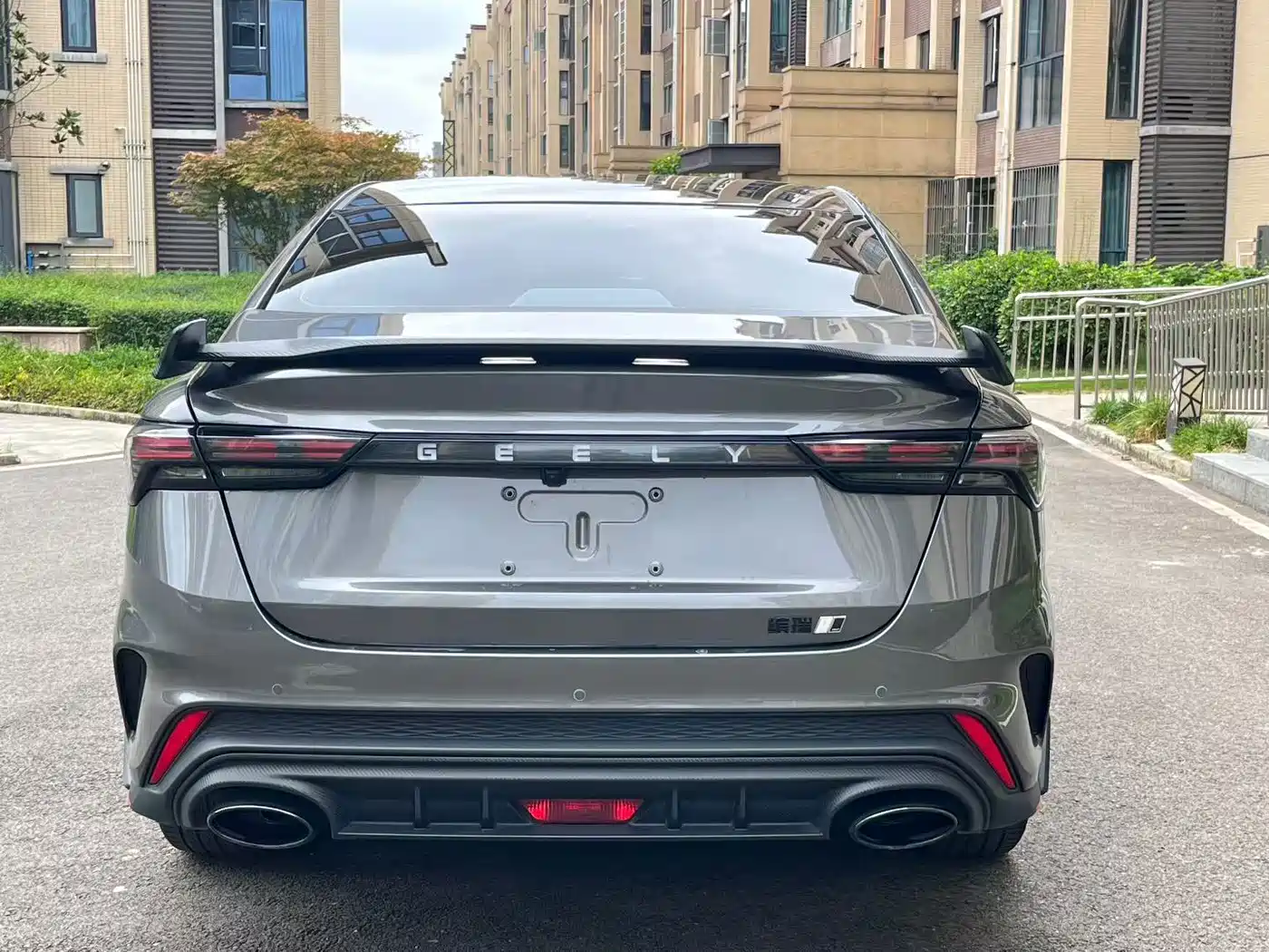 Фото 8 - Geely Binrui