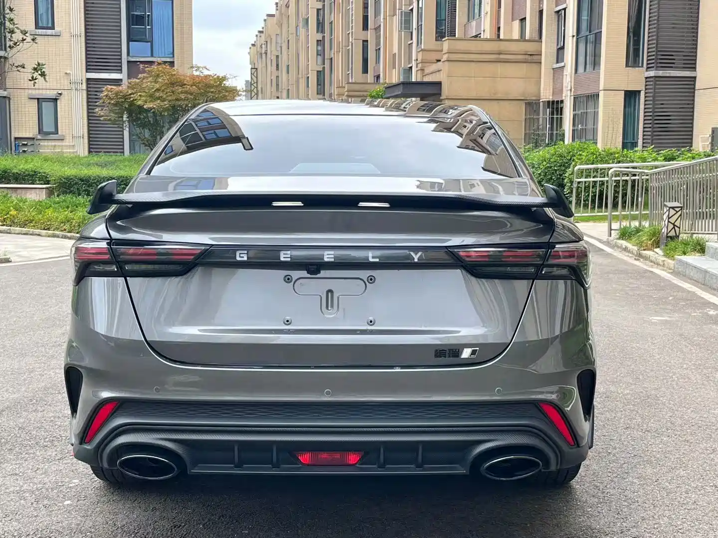 Фото 8 - Geely Binrui
