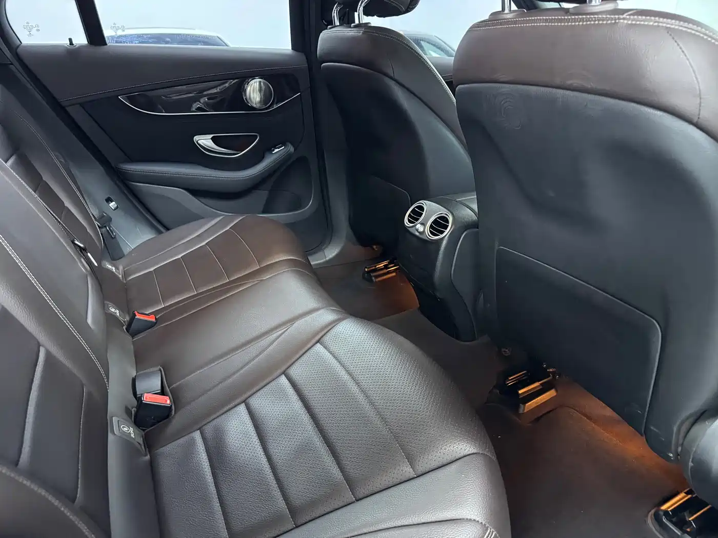 Mercedes-Benz GLC 2018 GLC 260 4MATIC Luxury фото 16