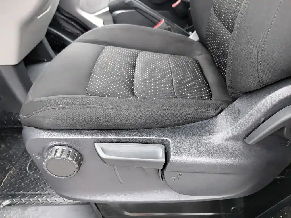 SAIC Maxus Xintu V90 2021 2020 2.0T Manual YunJie Edition FWD Single Rear Tire Long Wheelbase High Roof 7-seater