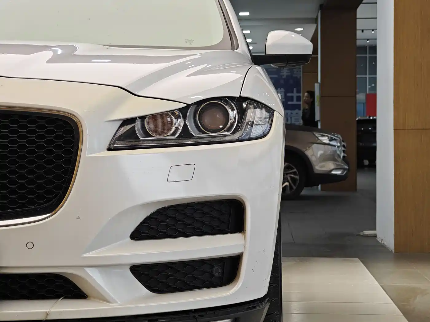 Jaguar F-PACE 2018 2018 2.0T 4WD Urban Premium Edition