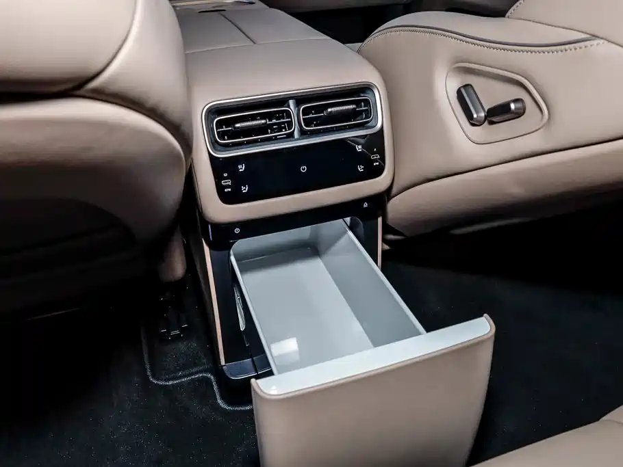 Li Auto i6 2025 2025 2WD Base Model