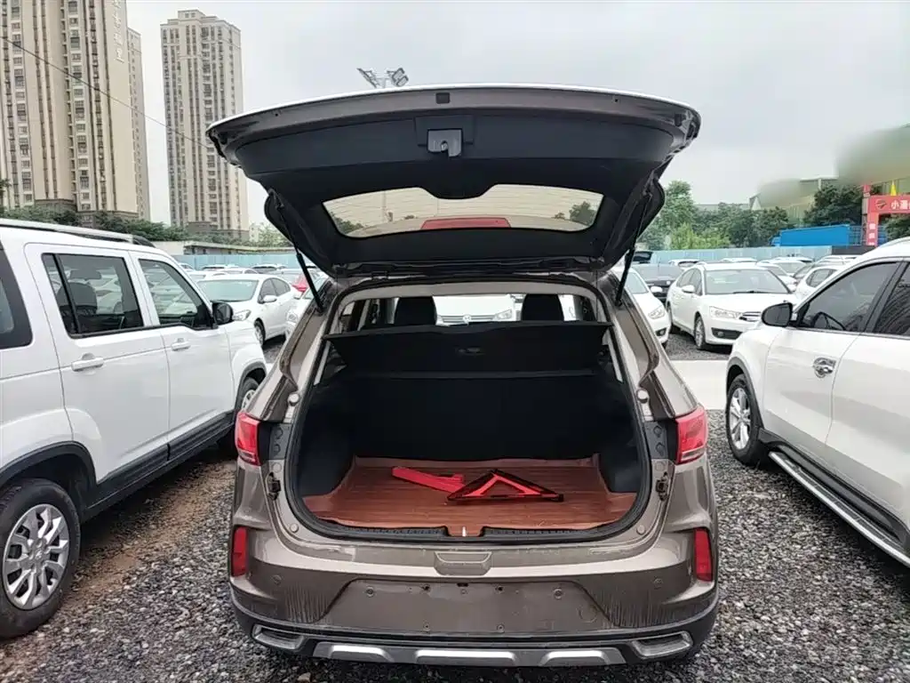 Besturn X40 2018 2017 1.6L Automatic Luxury