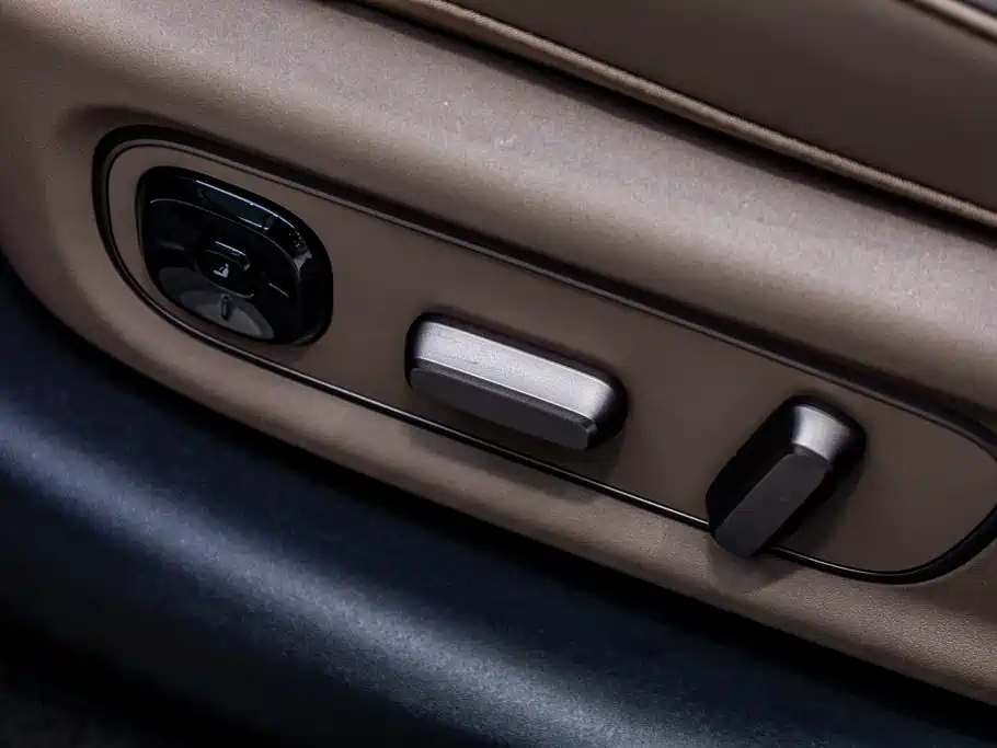 Li Auto Li i8 2025 2025 Standard Edition