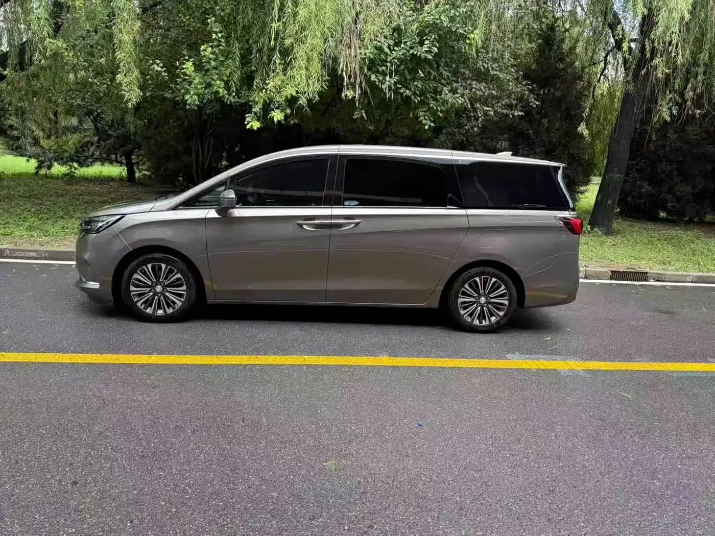 Buick GL8 2020 Model ES Landglory 653T Comfort фото 3