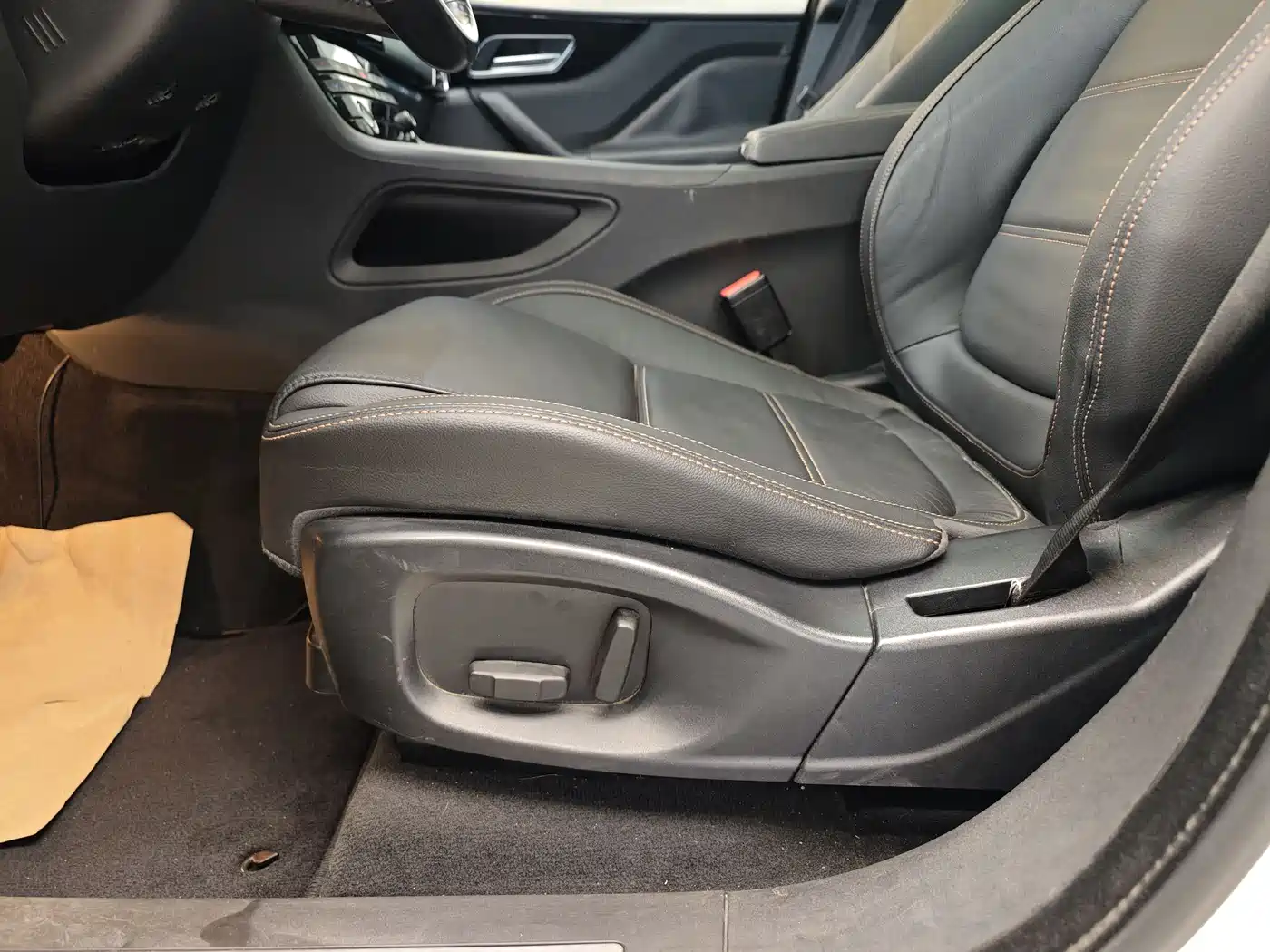 Jaguar F-PACE 2018 2018 2.0T 4WD Urban Premium Edition