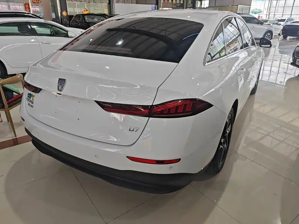 Фото 7 - Roewe D7