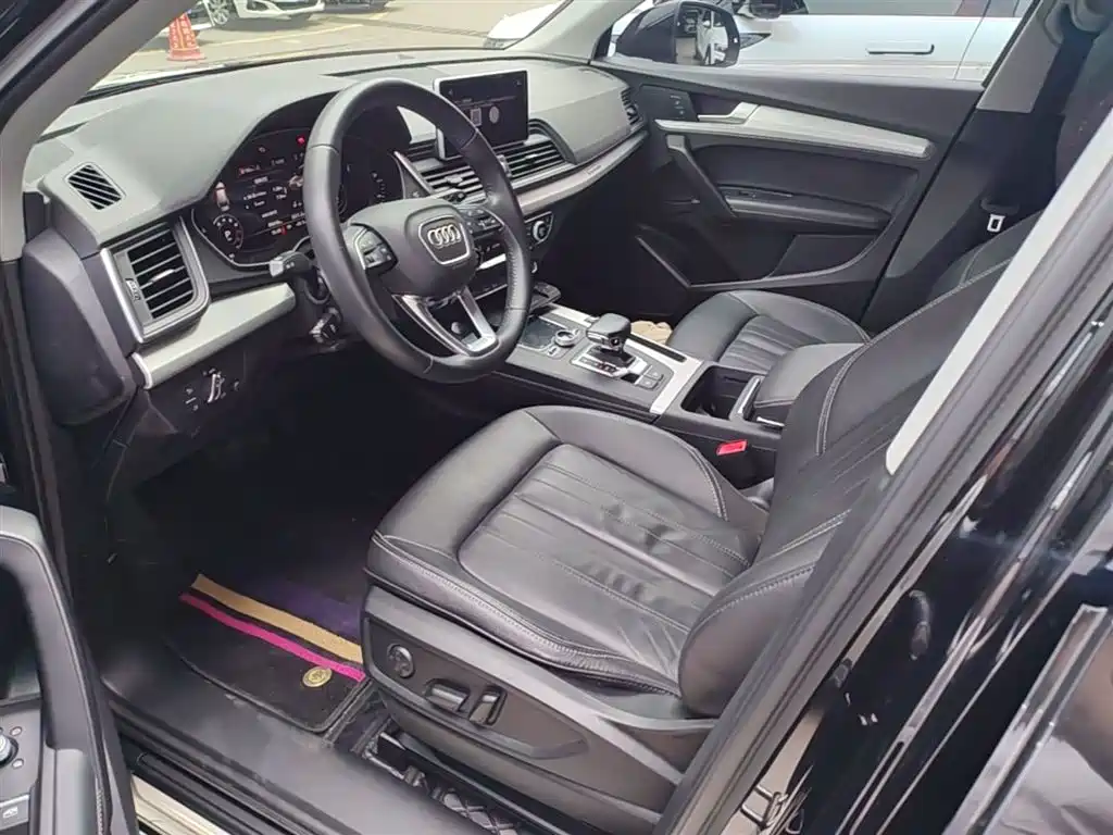 Audi Q5L 2020 Facelift 40 TFSI Honor Fashion фото 15