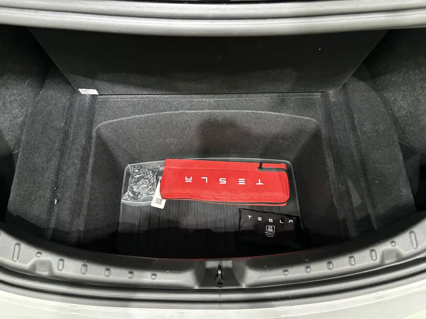 Tesla Model 3 2026 2025 Model Year Facelift Rear-Wheel Drive