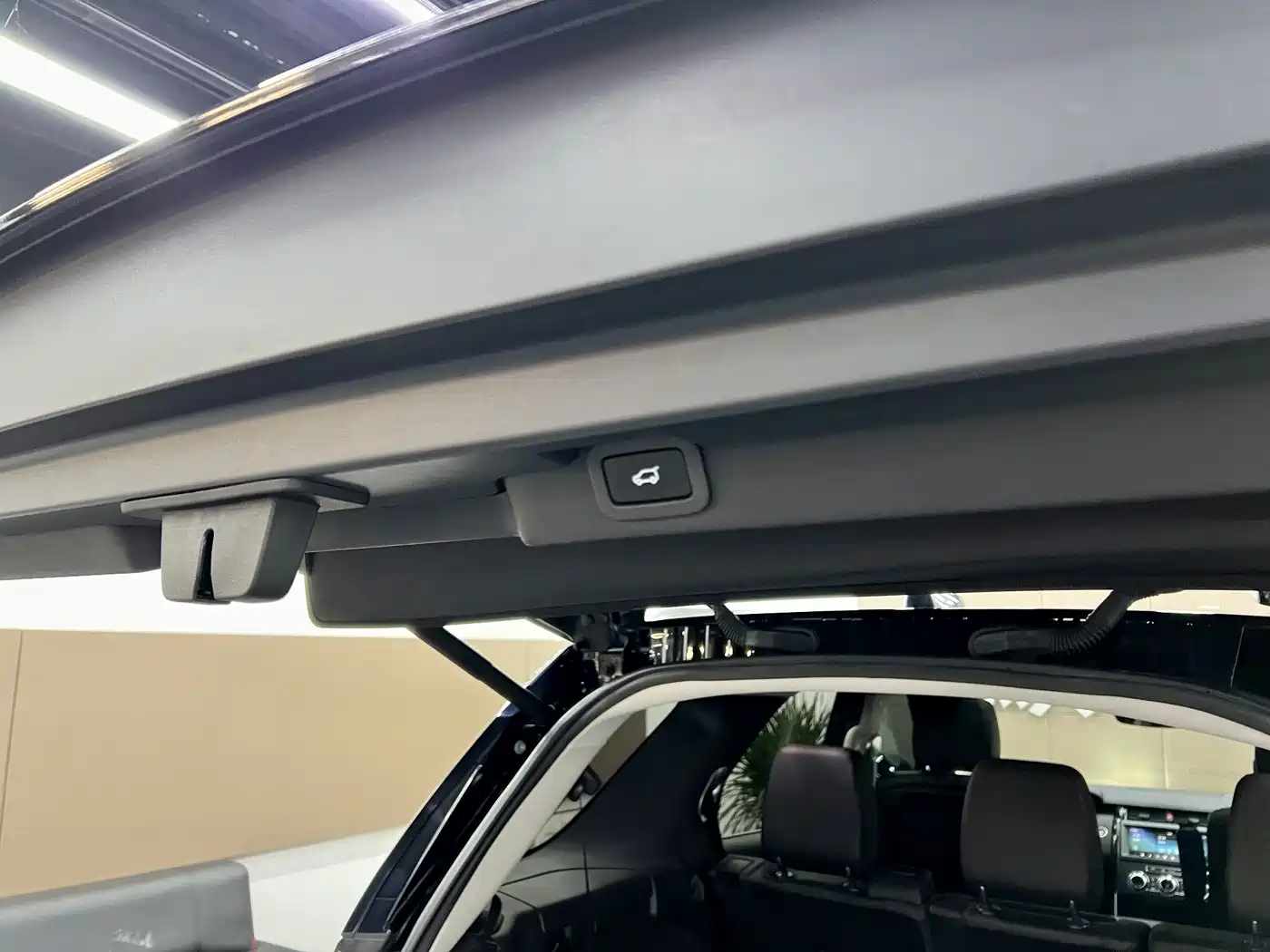 Land Rover Discovery 2018 3.0 SC V6 SE фото 14