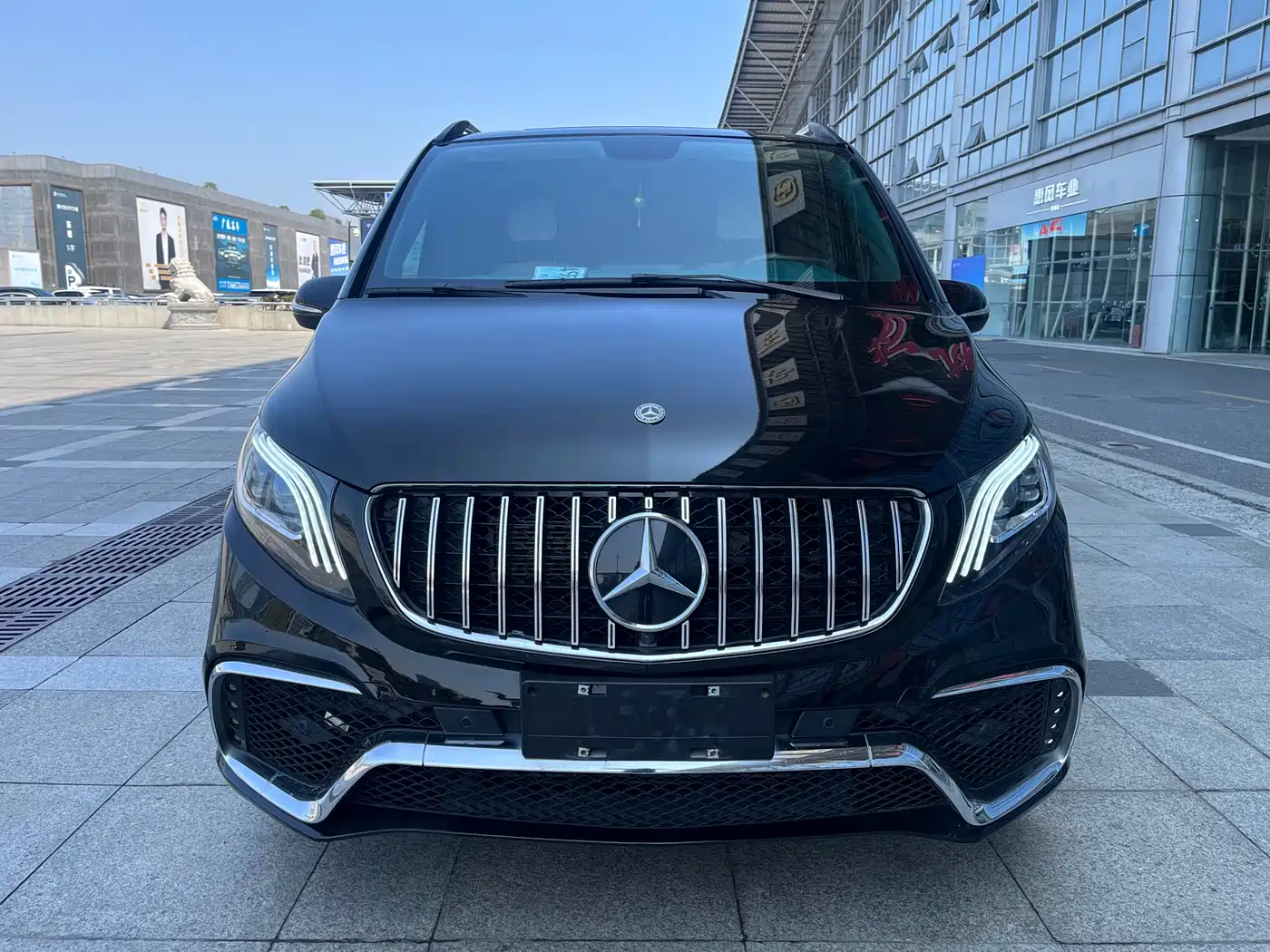 Mercedes-Benz Vito 2023 2.0T Business 7-Seater фото 2