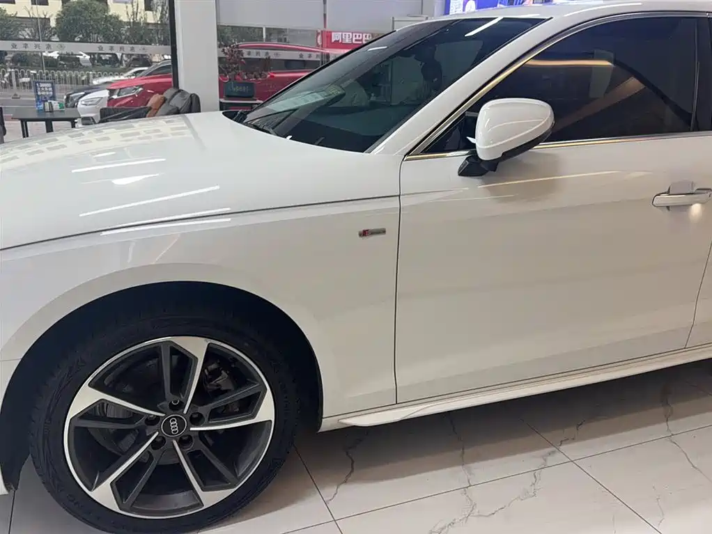 Audi A4L 2020 40 TFSI Fashion Dynamic Edition фото 7