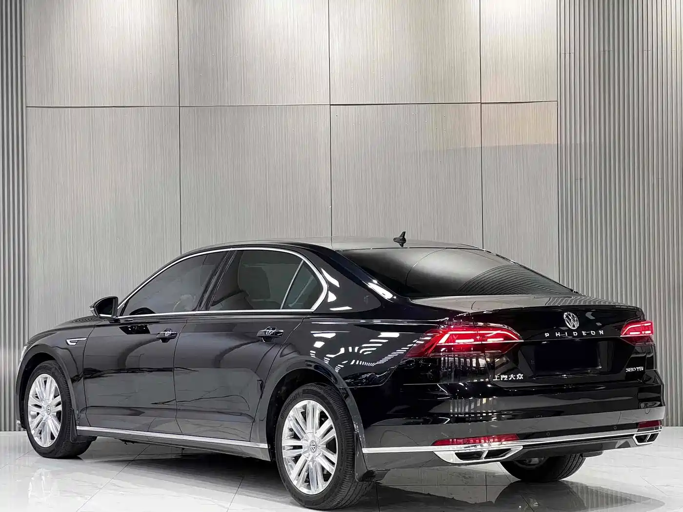 Volkswagen Phideon 2018 Facelift 380TSI FWD Business фото 6