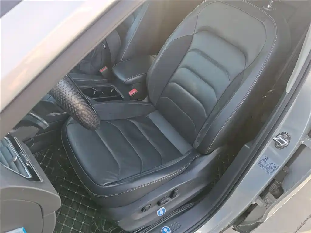 Volkswagen Tiguan L 2017 330TSI Automatic 2WD Luxury Edition фото 7