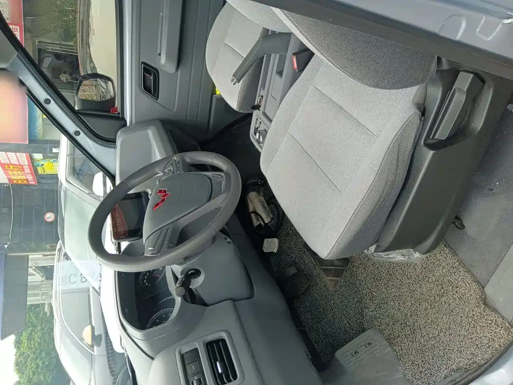 Wuling Motors Wuling Yangguang 2025 2025 310KM Sealed Window CATL Custom Edition