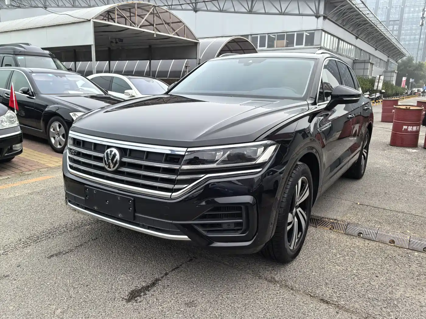 VOLKSWAGEN TOUAREG