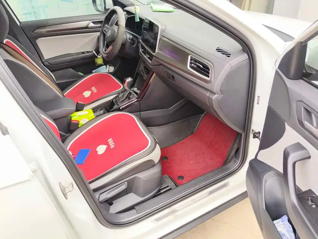 Photo 10 - Volkswagen T-ROC