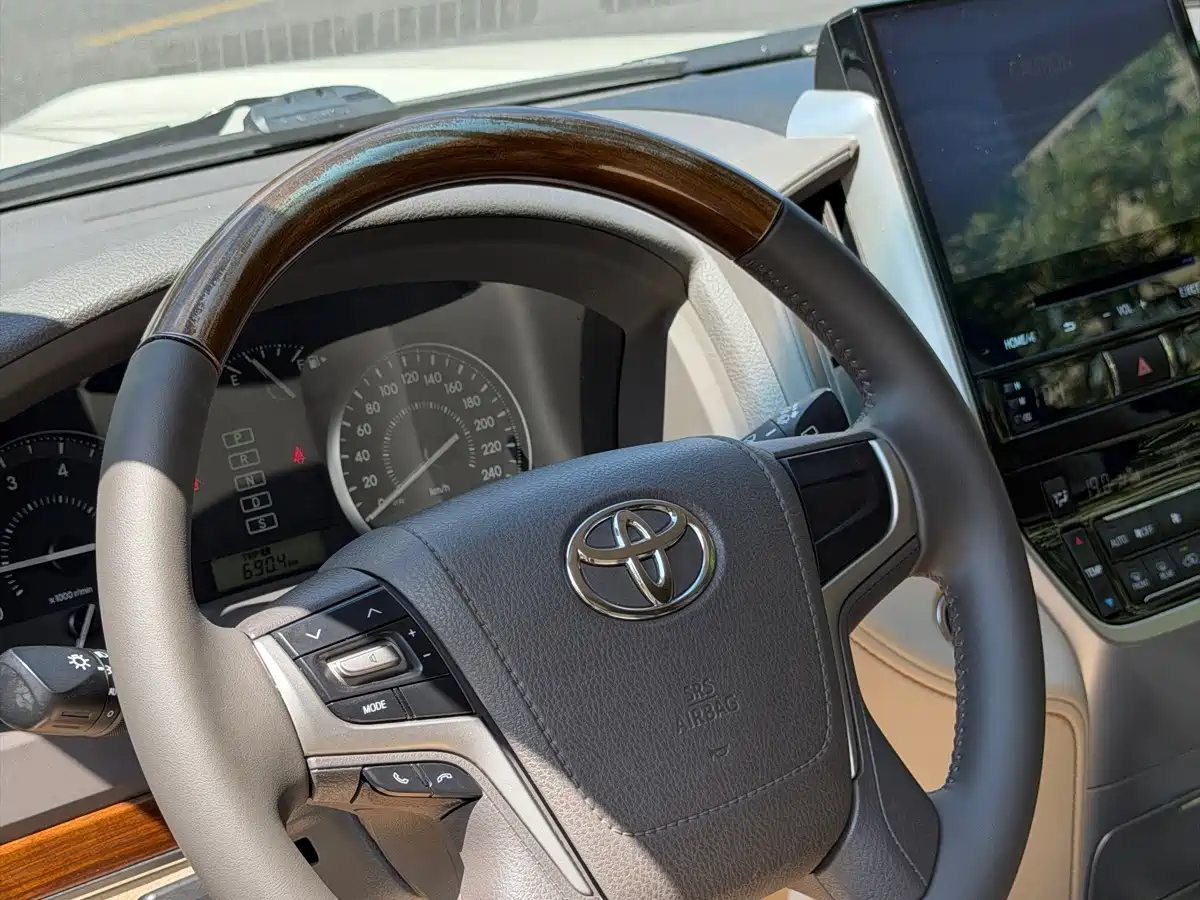 Toyota Land Cruiser (Import) 2018