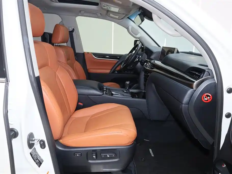 Lexus LX 2017 570 Peak Special Limited Edition фото 19